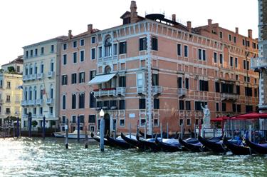 We explore Venice, DSE_8036_b_H490
